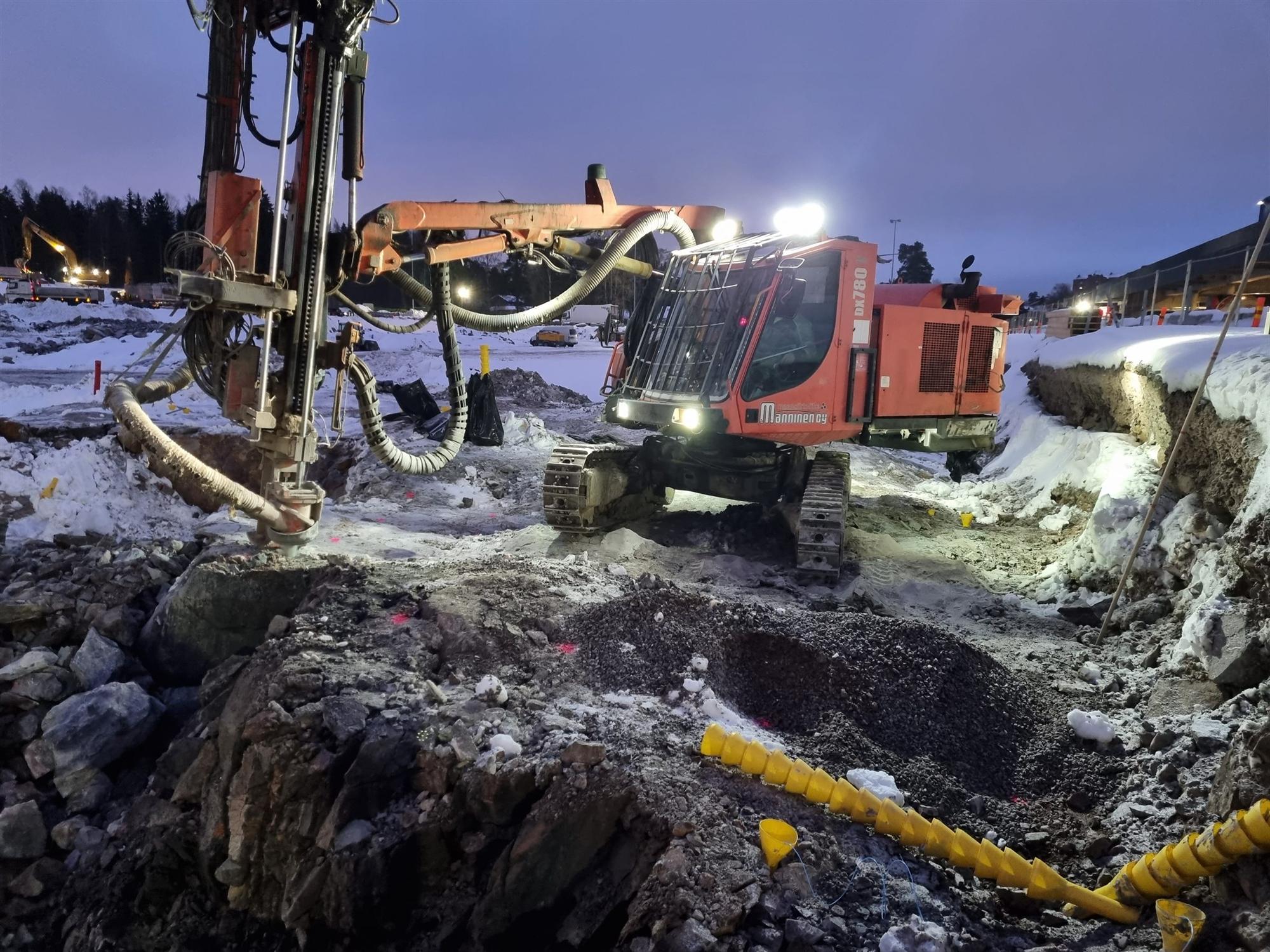 Poravaunu työvaloissa talvi-iltana